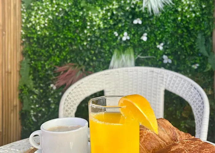 Cocon Cosy Verdoyant - Free Private Parking, Breakfast, Wifi, Netflix 公寓 *