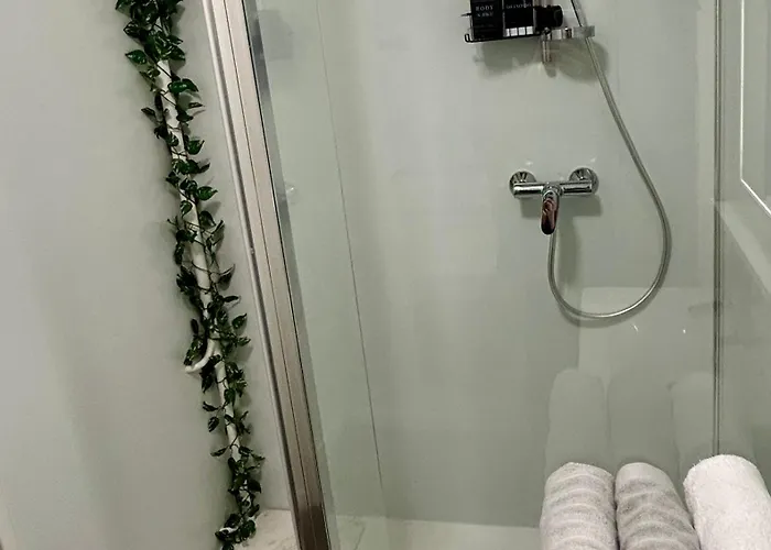 Cocon Cosy Verdoyant - Free Private Parking, Breakfast, Wifi, Netflix 公寓 *